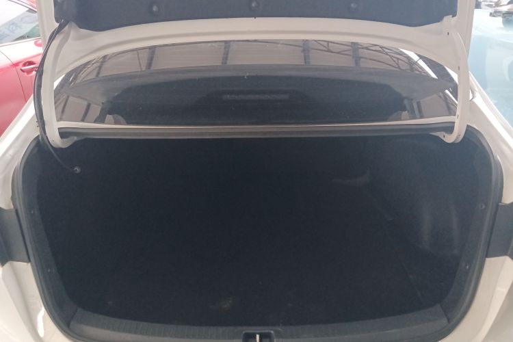 丰田 雷凌 2023款 185T CVT运动版局部细节23