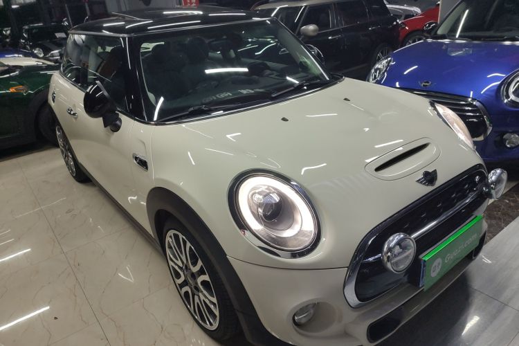MINI 2016款 2.0T COOPER S 先锋派车身外观3