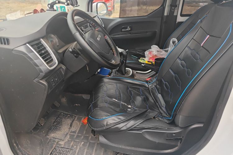 金杯 金海狮M经典 2023款 1.5L 工程狮客车 5/6/7座中控内饰19