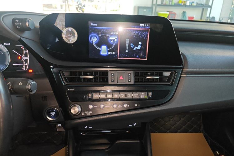雷克萨斯ES 2021款 300h 卓越版局部细节16