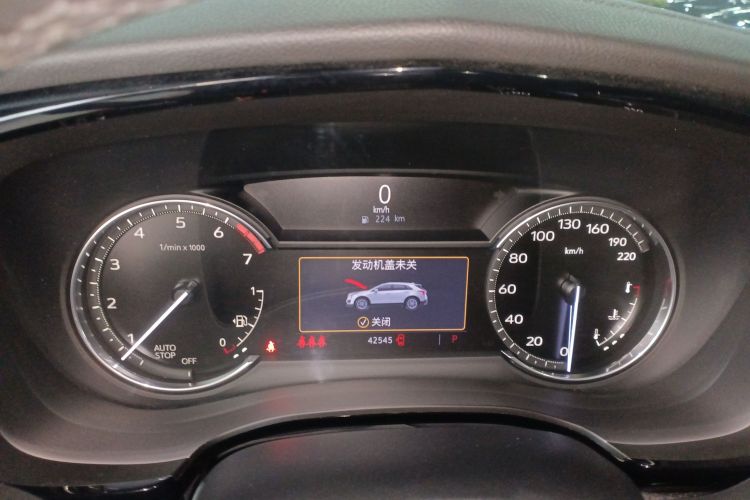 凯迪拉克XT5 2022款 2.0T 两驱豪华型中控内饰14