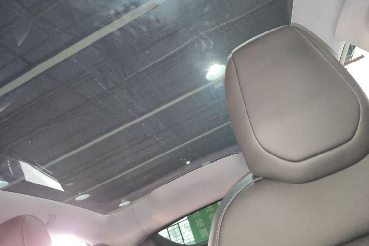 特斯拉 Model Y 2025款 长续航全轮驱动版局部细节22