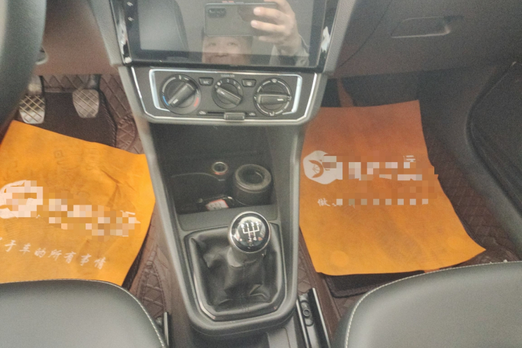 大众 桑塔纳 2016款 1.6L 手动舒适版中控内饰18