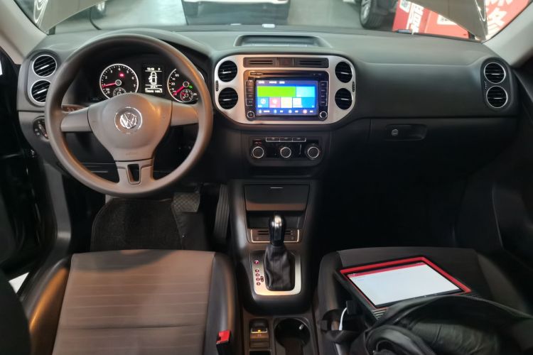 大众 途观 2015款 1.8TSI 自动两驱风尚版中控内饰12