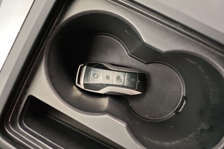 比亚迪 唐 2018款 2.0T 自动智联尊贵型 7座 国V中控内饰7001