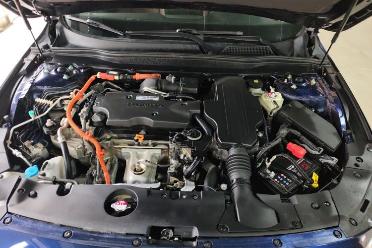 本田 英仕派 2019款 锐·混动 2.0L 净尚版 国VI机舱底盘24