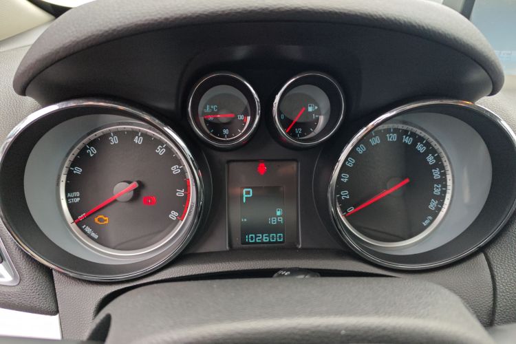 别克 昂科拉 2016款 18T 自动两驱都市领先型中控内饰14