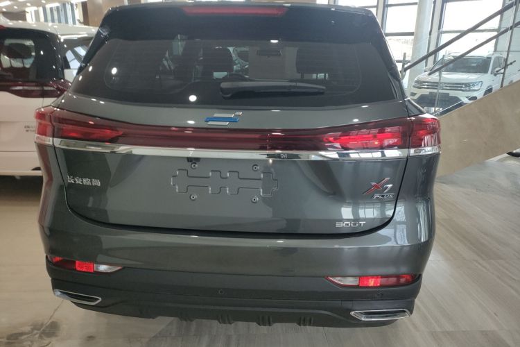 长安欧尚X7 PLUS 2022款 1.5T 蓝鲸版自动尊贵型 7座车身外观6