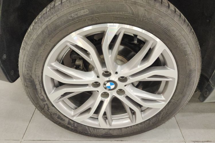 宝马X1 2018款 sDrive20Li 领先型车身外观6003