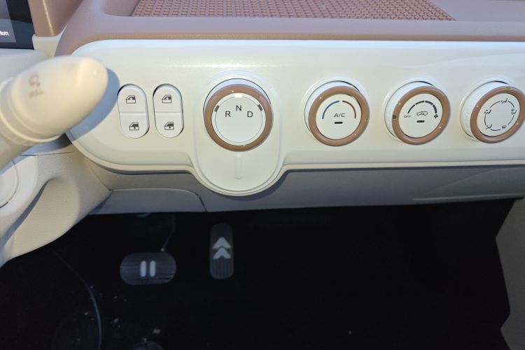 奔腾小马 2026款 222km 萌趣马 Plus中控内饰18