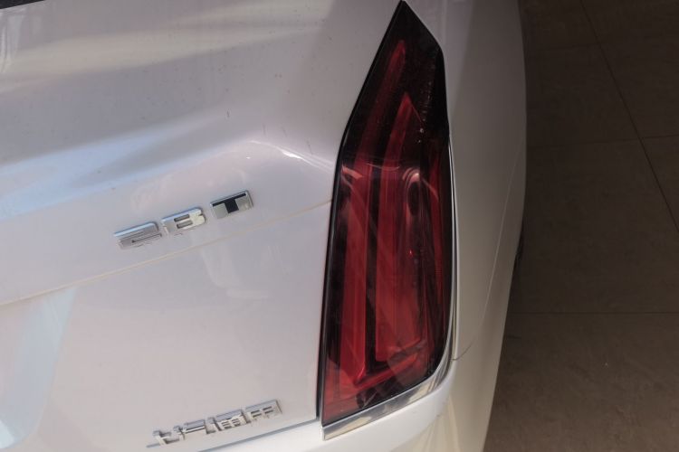 凯迪拉克CT6 2017款 28T 豪华型车身外观9