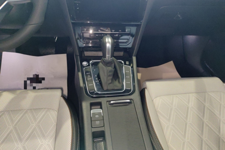 大众 迈腾 2025款 改款二 众享款 330TSI DSG豪华型中控内饰18