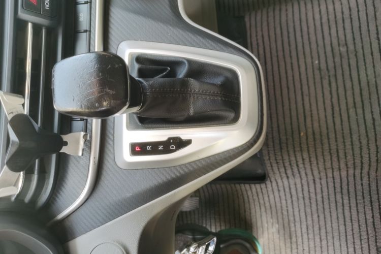 上汽大通MAXUS 新途V90 2019款 2.0T自动智多星后驱单胎长轴高顶7座局部细节18