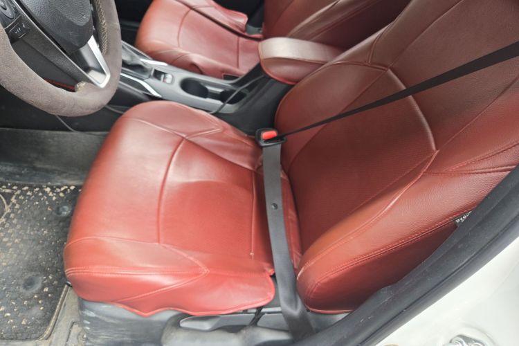 丰田 雷凌 2021款 双擎 1.8H E-CVT进取版中控内饰19