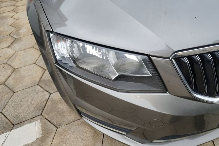 斯柯达 明锐 2017款 1.6L 自动智行版车身外观8