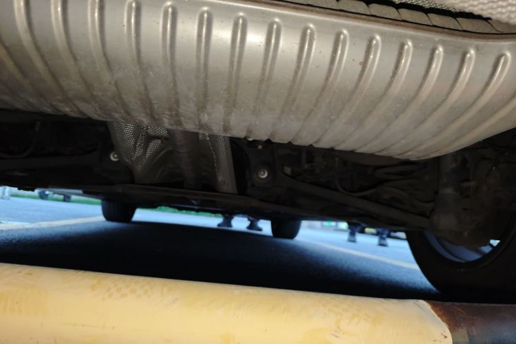 宝马2系多功能旅行车 2015款 218i 运动设计套装局部细节9009