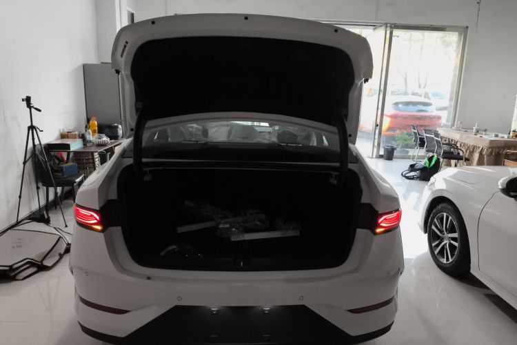 比亚迪 秦PLUS 2025款 DM-i 智驾版 55KM领先型机舱底盘23