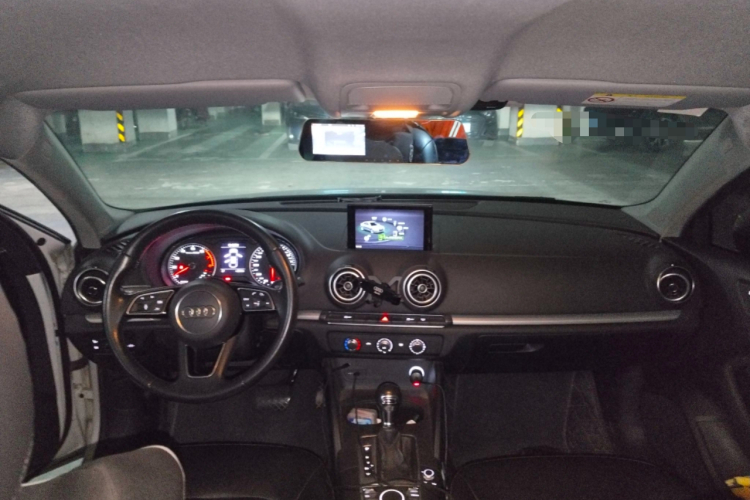 奥迪A3 2019款 Limousine 35 TFSI 进取型 国VI中控内饰22