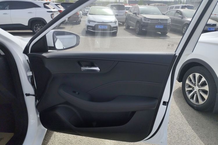 荣威i5 2023款 1.5L CVT豪华版中控内饰42