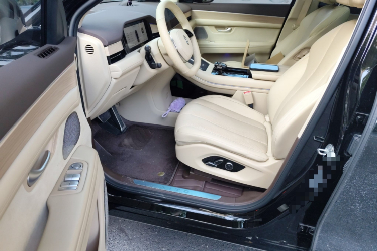 鸿蒙智行 问界M7 2024款 1.5T 智驾后驱Pro版 6座 三元锂电池中控内饰20