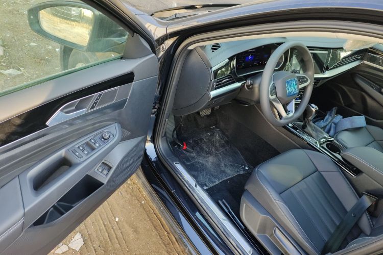 大众 帕萨特新能源 2025款 430PHEV 混动商务版中控内饰7003