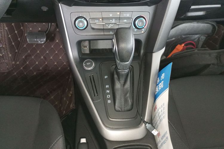 福特 福克斯 2017款 两厢 1.6L 自动舒适型智行版中控内饰18