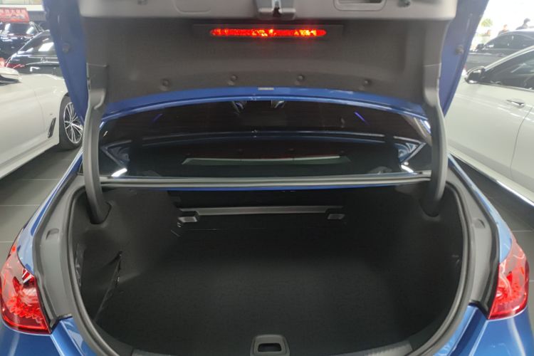 奔驰C级 2022款 C 260 L 运动版局部细节23