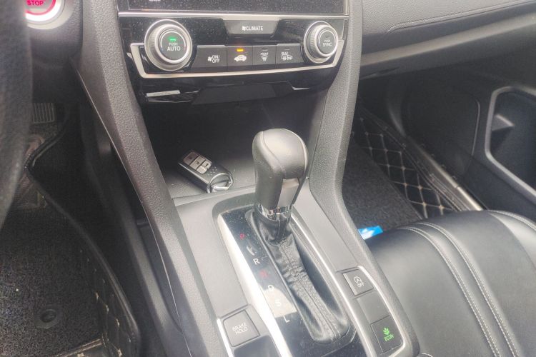 本田 思域 2016款 220TURBO CVT豪华版局部细节18