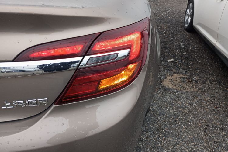 别克 君威 2014款 2.0L 精英时尚型车身外观9