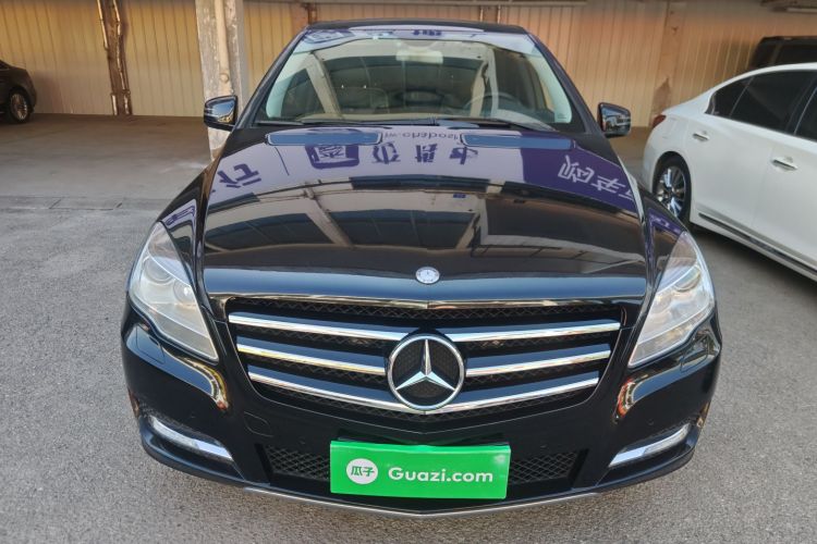 奔驰R级 2017款 R 320 4MATIC 商务型臻藏版车身外观2