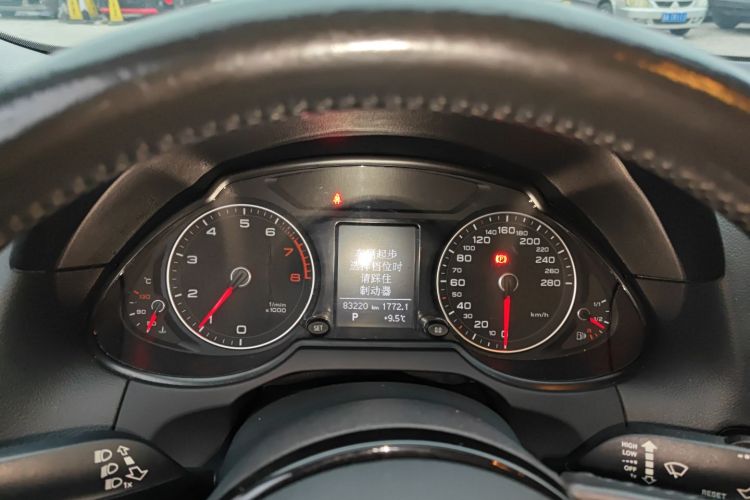 奥迪Q5 2016款 40 TFSI 技术型中控内饰14