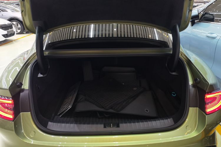 小米汽车 小米SU7 2024款 四驱超长续航高阶智驾Max版机舱底盘23