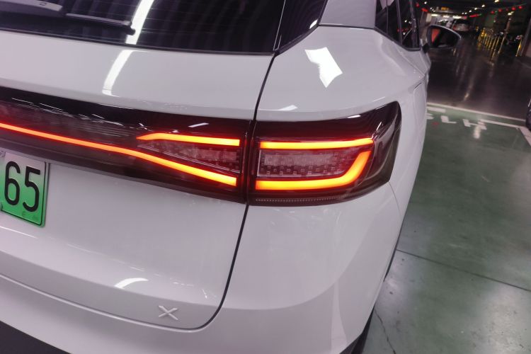 大众 ID.4 X 2024款 纯净智享版车身外观9