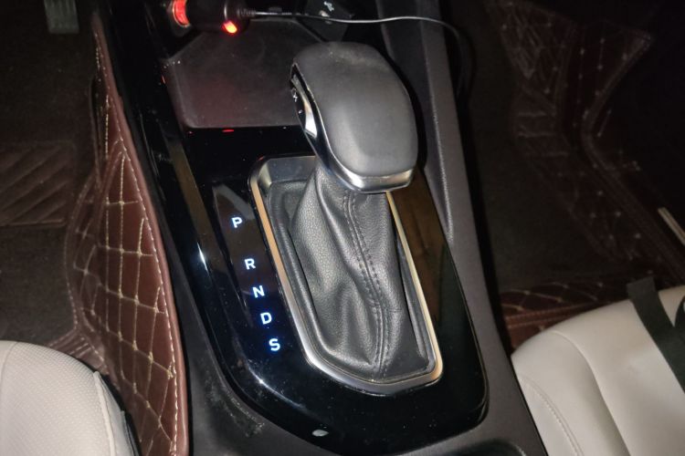 福特 福睿斯 2021款 1.5L 自动钻石版中控内饰18