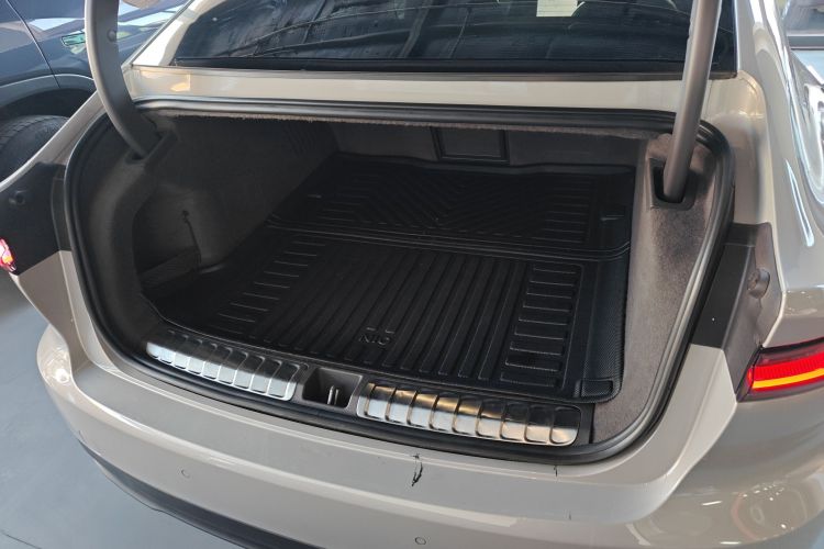 蔚来ET7 2022款 100kWh 首发版机舱底盘23