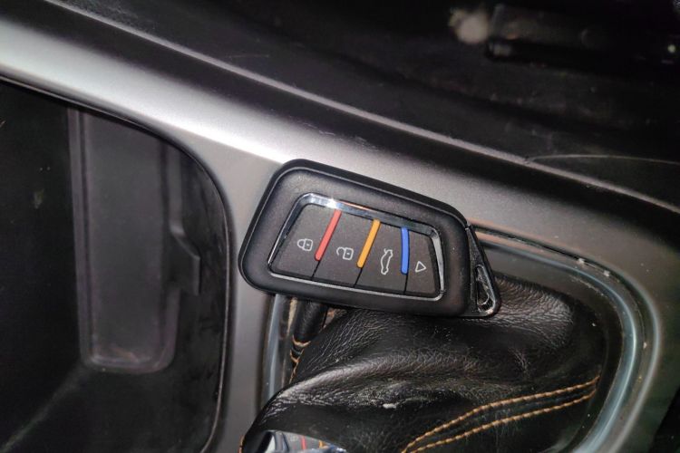 Jeep 指南者 2017款 200T 自动家享版中控内饰7001