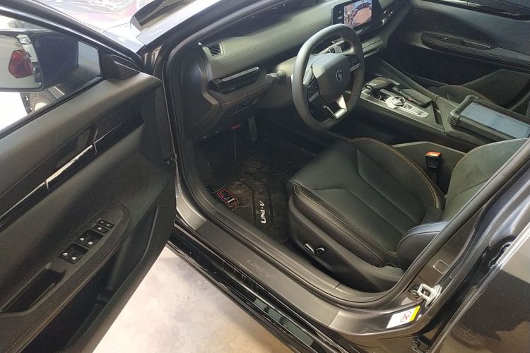 长安UNI-V 2022款 2.0T 锋速版中控内饰7003