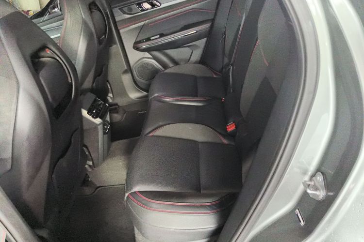 领克05 2020款 2.0TD 四驱劲Halo中控内饰21