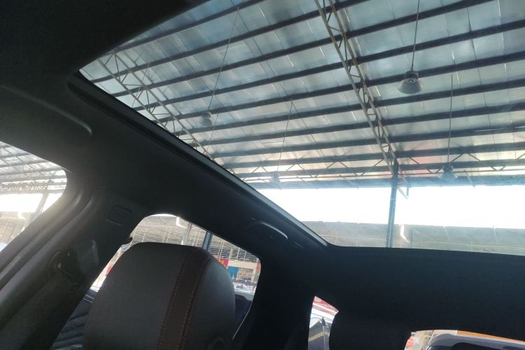 路虎 发现运动版 2020款 249PS R-Dynamic 性能版局部细节22