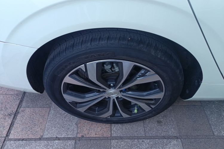 长安 逸动 2021款 PLUS 蓝鲸NE 1.4T GDI DCT旗舰型车身外观6008