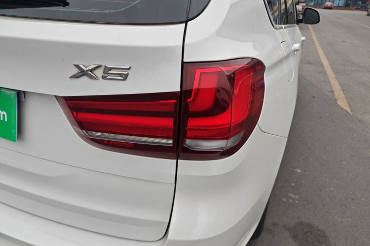 宝马X5(进口) 2014款 xDrive35i 典雅型车身外观9