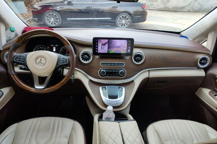 奔驰 威霆 2021款 2.0T 商务版 7座中控内饰12