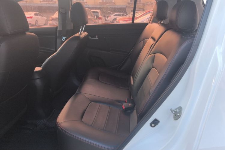 起亚 智跑 2016款 2.0L 自动两驱版GL中控内饰21