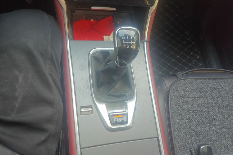 长安CS75 2022款 蓝鲸版 1.5T 手动时尚型中控内饰18