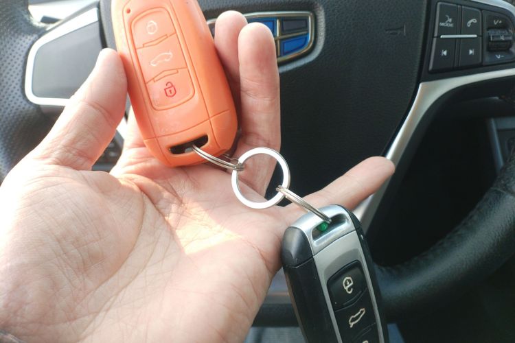 吉利汽车 帝豪 2018款 1.5L 手动向上互联版中控内饰11