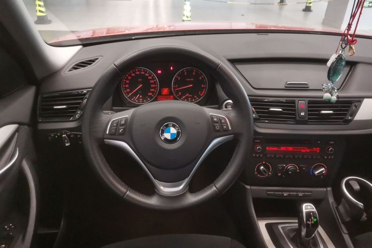 宝马X1 2014款 sDrive18i 时尚型中控内饰13