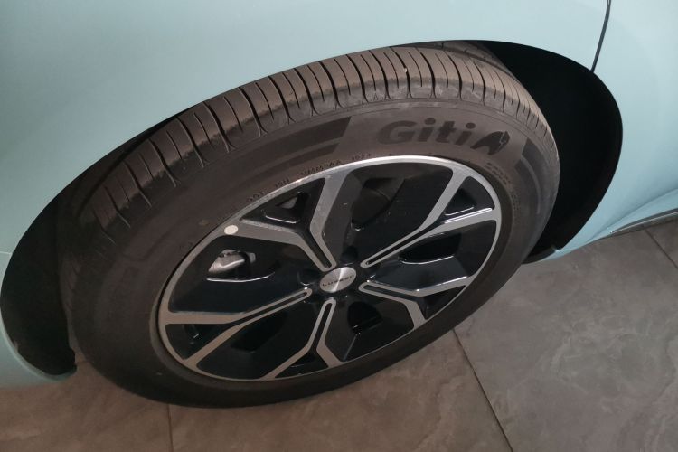 鸿蒙智行 智界S7 2025款 855km Max车身外观6008