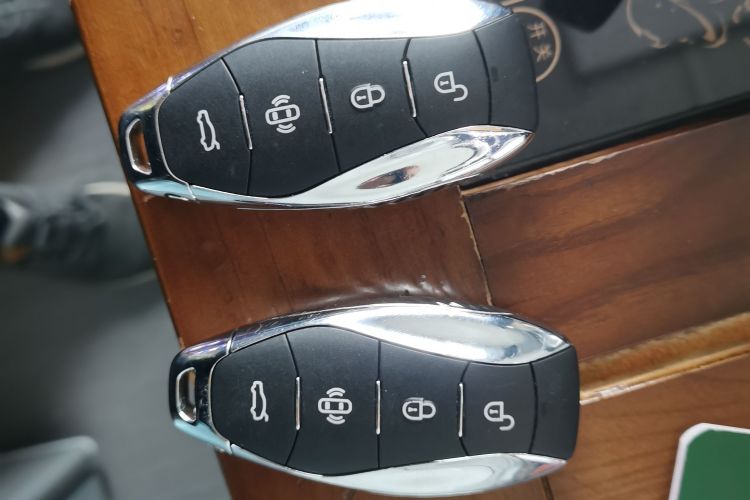 红旗HS5 2025款 2.0T 两驱旗享Pro版中控内饰7001