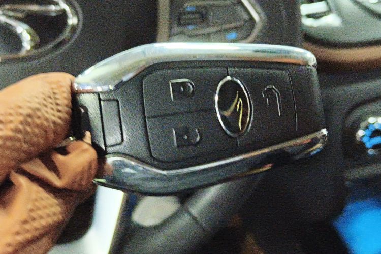 东南DX7 2017款 1.5T 自动荣耀版中控内饰7001