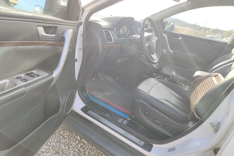 哈弗H6 2017款 红标 运动版 1.5T 手动两驱精英型中控内饰20